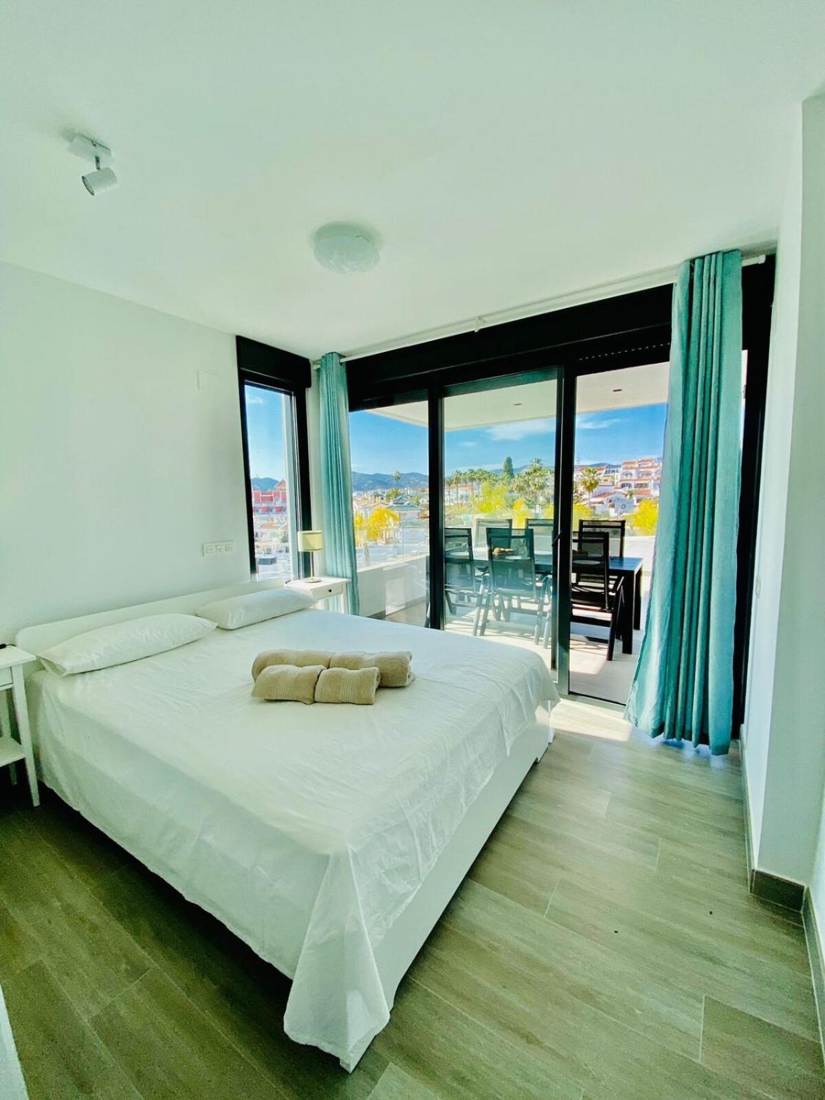 Royal Palm 22 Luxurious 3 Bedroom Penthouse Nerja Esterno foto